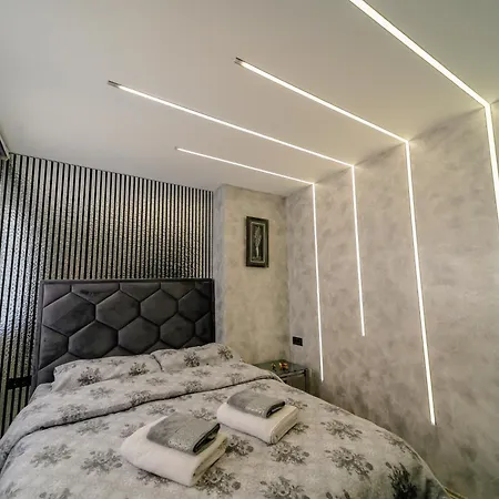 Elena Lux 3 Apartment Uzice