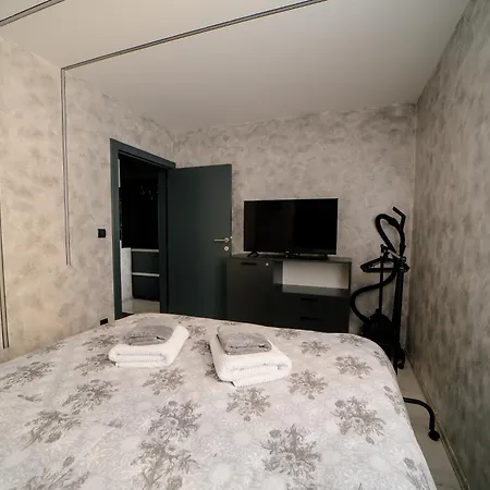 Elena Lux 3 Apartment Uzice