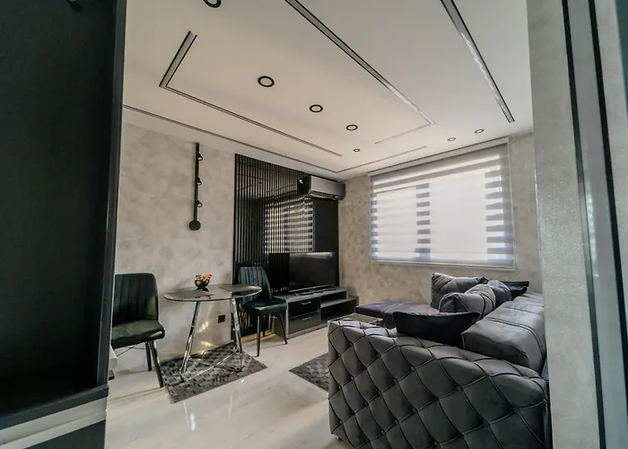 شقة Elena Lux 3 *