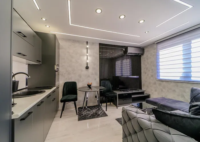 Elena Lux 3 * Užice